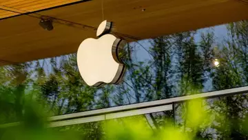 Investors Await Apple’s Forecast