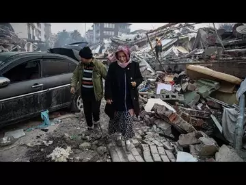 Quake Latest: Erdogan Plans Visit, Stocks Suspended