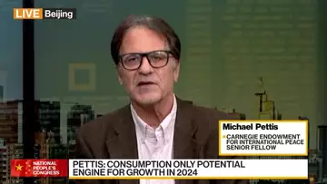 China May Need Fiscal Help to Boost Consumers, Pettis Says