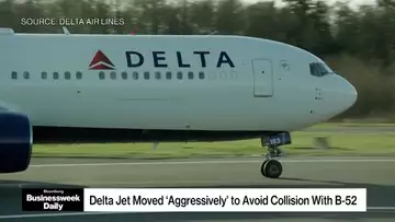 Delta Jet 'Aggressively' Moves to Avoid B-52 Collision