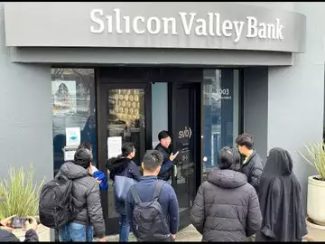 Silicon Valley Bank Tries to Prevent Bank Run After Shocking Collapse