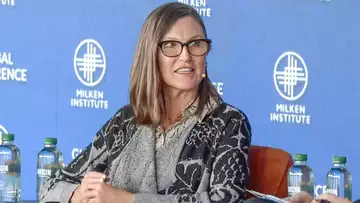 Cathie Wood: “Institutions Are Coming Into Crypto” 🚀 #shorts