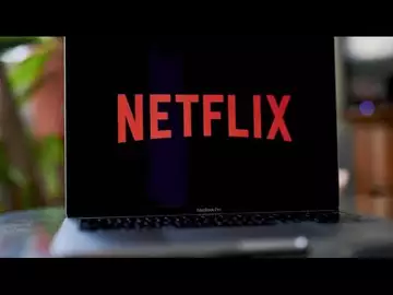 Netflix Jumps, Sees Return to Growth