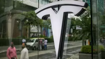 Tesla Disbands Dojo Supercomputer Team
