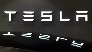 Tesla Stock Rises on Musk’s Commitment to Stay as CEO