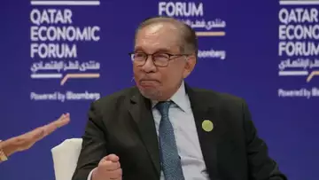 Anwar Says Malaysia Will Cut Fuel Subsidies at 'Right Time'