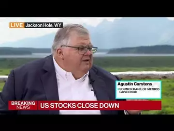 Carstens: Fiscal, Monetary Policies Are Being Overused