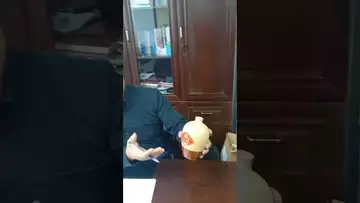 Web3 Comedy: 李老师在办公室偷偷吃醋。