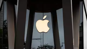 Apple's AI Model Executive Shifts to Meta
