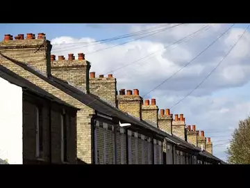 UK Latest: Annual House Prices Decline Most Since 2009