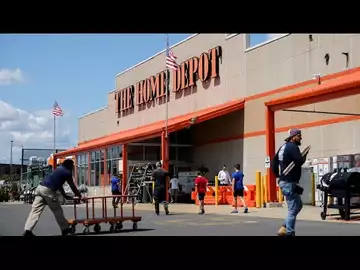 Home Depot Cuts Outlook, Citing Pressured Consumers