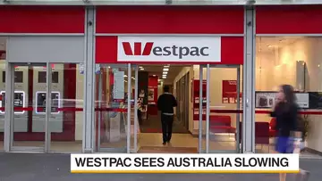 Westpac Banking Sees Tougher Economic Outlook as Profit Climbs