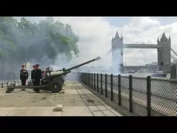 WATCH: A Gun Salute for Queen Elizabeth II