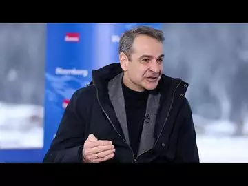 Greece Plans ‘Significant’ Piraeus Bank Stake Sale, PM Mitsotakis Says