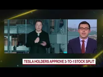 Tesla Holders Approve Stock Split; Musk-Twitter Fight Heats Up