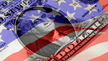 US Economy Grows as Jobless Claims Fall