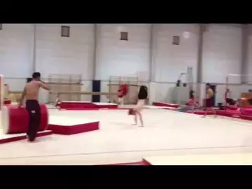 2.5 Twist Tumbling Walkouts