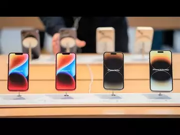 Apple Cuts IPhone Shipments Outlook on China Lockdowns
