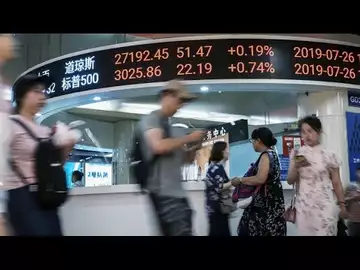 Chinese Equities Slide Amid Pessimism, Geopolitical Tensions
