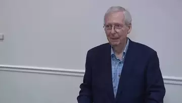 Sen. McConnell Freezes Again at Event