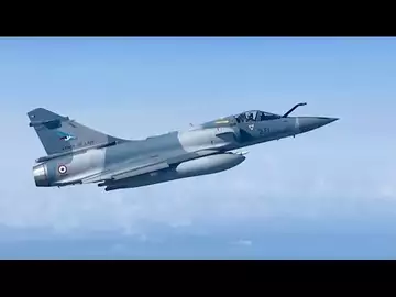 Macron to Send Fighter Jets to Ukraine, Train Troops