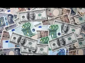 World Currency Reserves Decline by $1 Trillion
