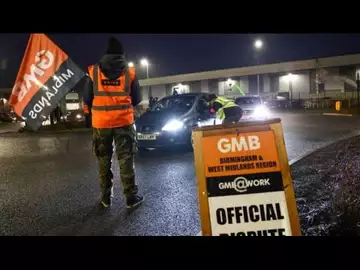 Amazon Workers in UK Strike for First Time