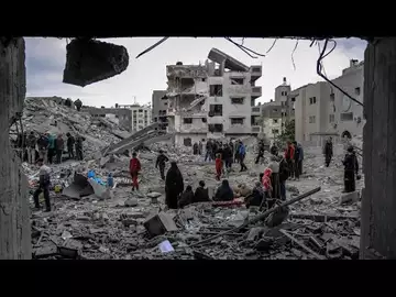 Mideast: Israel Pushes Deeper Into Gaza, Netanyahu Shoots Back at Schumer's Comments