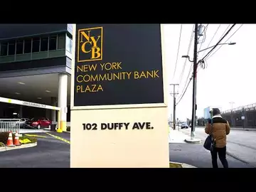 NYCB Extends $4 Billion Rout That Erased Over Half Its Value