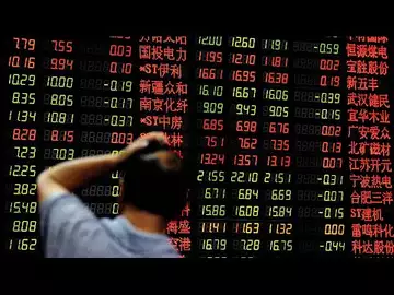 China Weighs Rescue Package for Slumping Stock Market