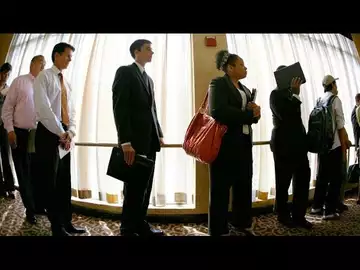 US Initial Jobless Claims Fall for a Third Week