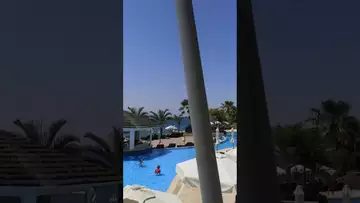 前面是地中海