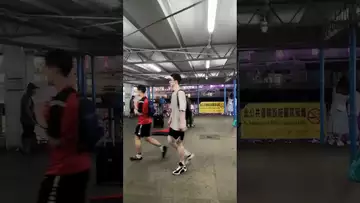 天星码头的歌者