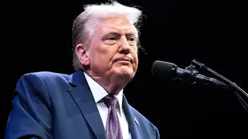 Trump says he Never wrote a birthday letter to Jeffrey Epstein