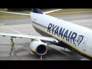 Ryanair May Weigh Returning Cash to Shareholders in 2024