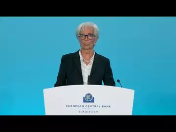 Lagarde: Slowdown May Deepen, Inflation Risks on Upside