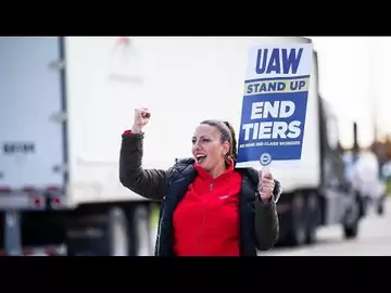 6,800 More UAW Members Walk Out