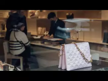 Chinese Prefer Luxury Shopping at Home After Covid