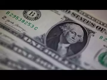 Dollar to See 'Series of Jagged Peaks,' Says SocGen's Juckes
