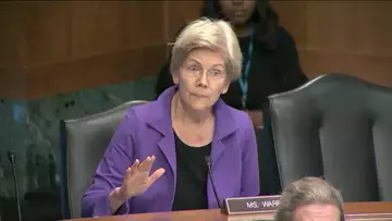 Senator Warren Grills Fed's Powell on Bank Runs