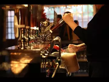 Should you tip while at a British Pub?