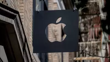 Apple Growth Rebounds as Tariffs Loom: T. Rowe Price