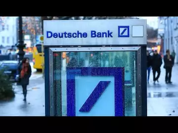 Deutsche Bank Slides as European Bank Worries Persist