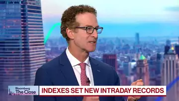 Marathon's Richards Says Stay Bullish on Equities, Bonds
