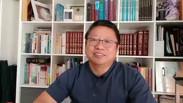 比特币与黄金,谁将占据主导地位?【特朗普依赖症】需要反省?2025加密行业大受关注是喜是忧?~Robert李區塊鏈日記2377