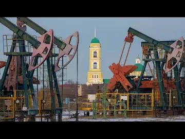 EU Russian Oil Embargo Supersedes Price Cap: Amrita Sen