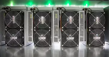 Bitcoin miners sell their BTC holdings to face market headwinds