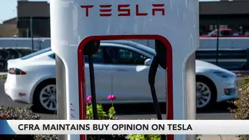 Tesla Slumps After Musk Warns of Lower Growth