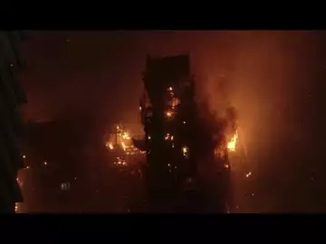 High Rise Building in Hong Kong Catches Fire