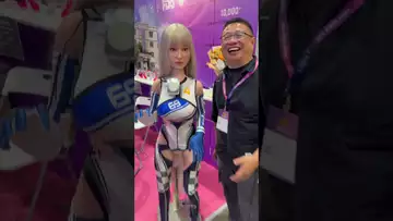 刚才去会展中心看看，居然只有一个亚洲成人展，Ai这样发展下去，估计妓女也要被替代了！